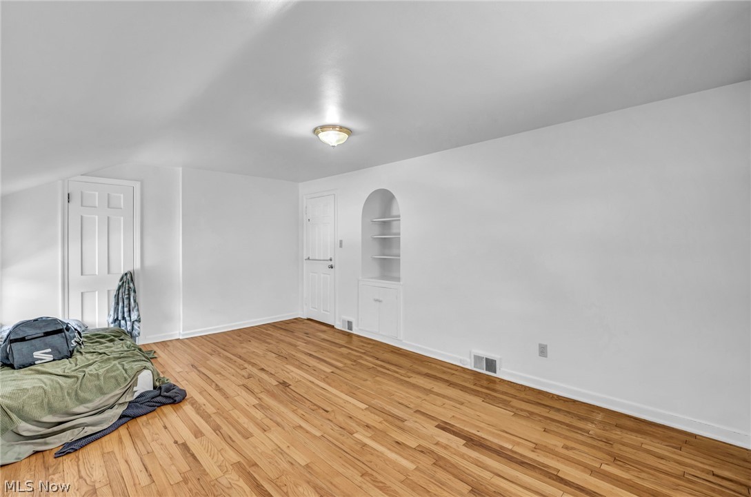 20860 Farnsleigh Road Shaker Heights OH 44122