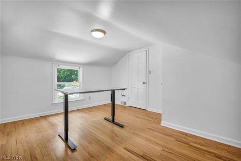 20860 Farnsleigh Road Shaker Heights OH 44122