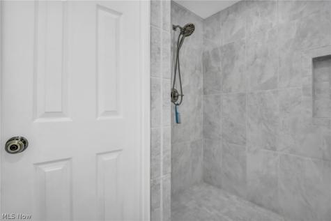 20860 Farnsleigh Road Shaker Heights OH 44122