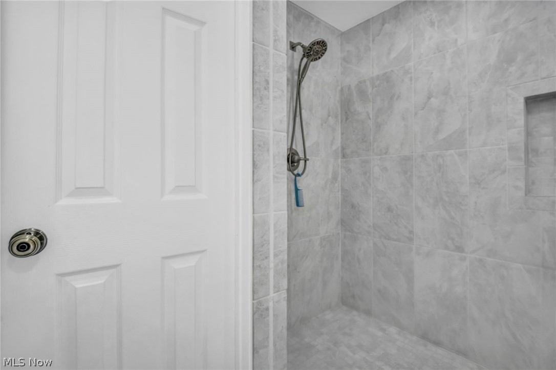 20860 Farnsleigh Road Shaker Heights OH 44122