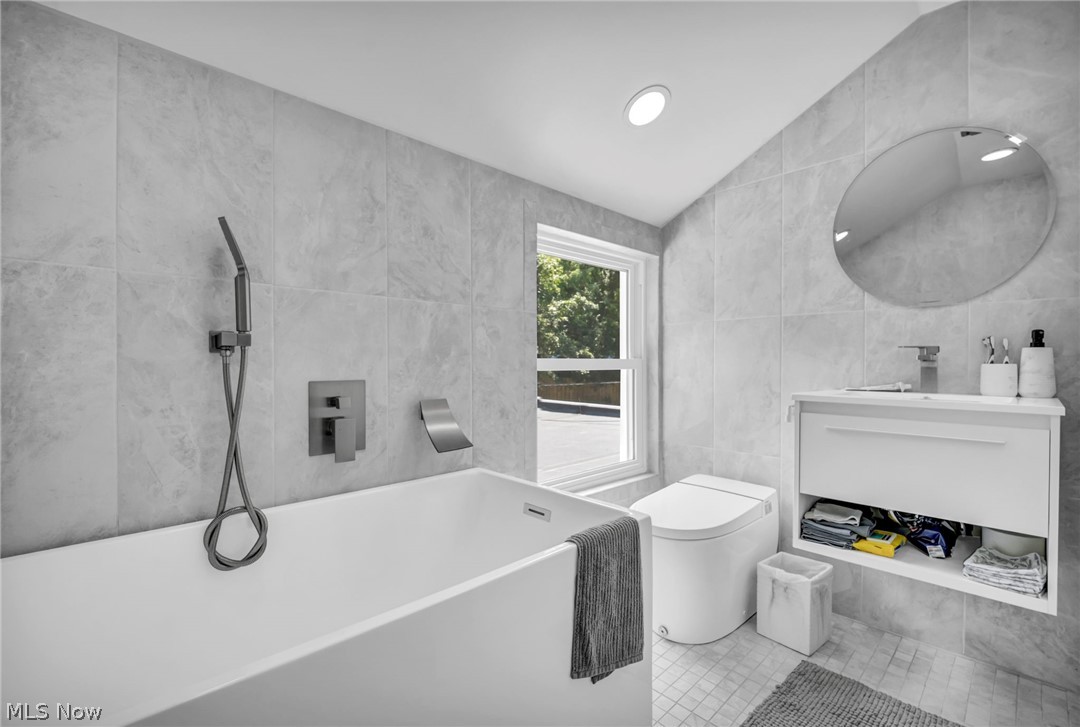 20860 Farnsleigh Road Shaker Heights OH 44122