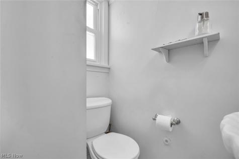 20860 Farnsleigh Road Shaker Heights OH 44122