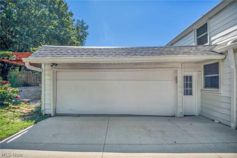 20860 Farnsleigh Road Shaker Heights OH 44122