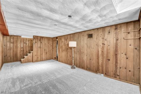 20860 Farnsleigh Road Shaker Heights OH 44122