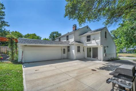 20860 Farnsleigh Road Shaker Heights OH 44122