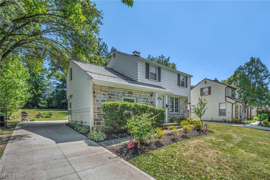 20860 Farnsleigh Road Shaker Heights OH 44122