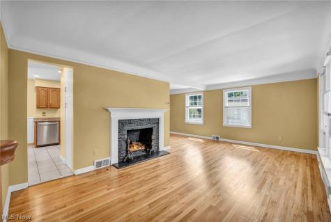 20860 Farnsleigh Road Shaker Heights OH 44122