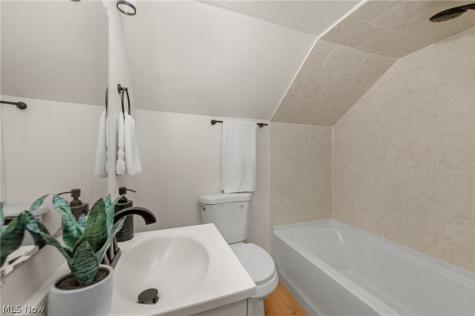 2348 Buena Vista Drive Wickliffe OH 44092