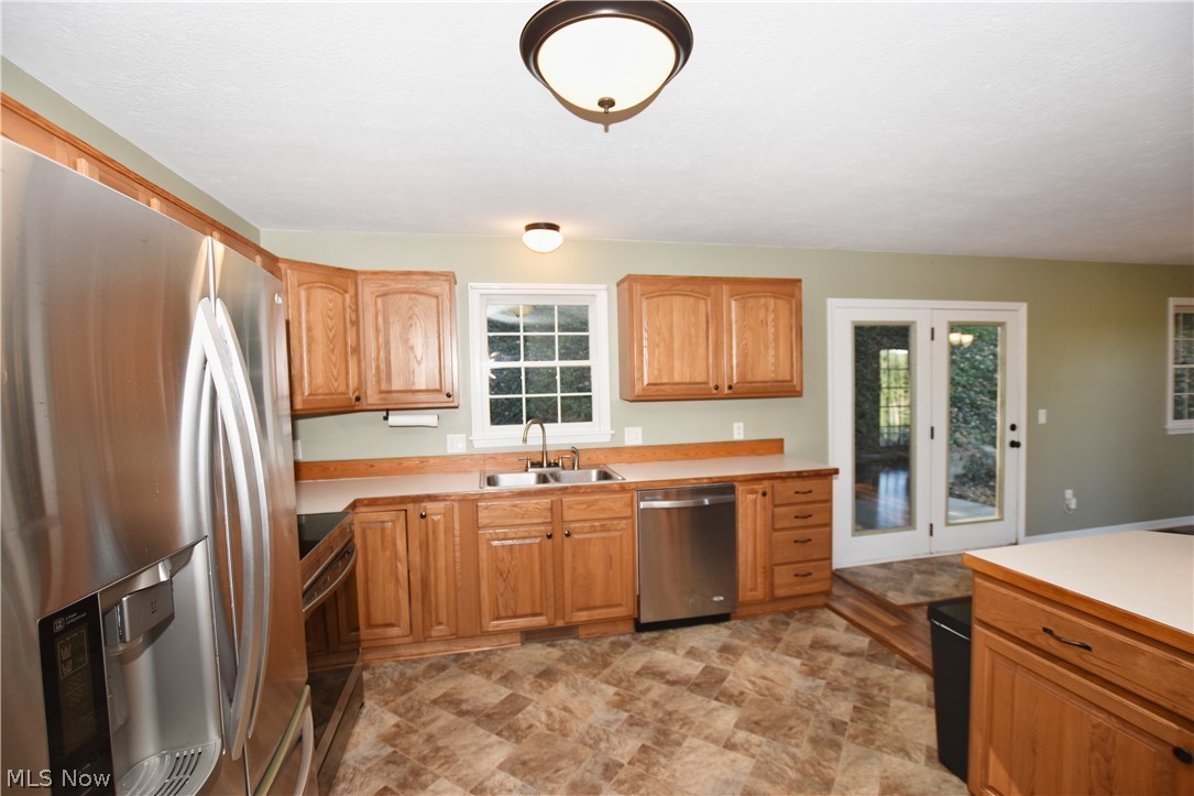 1235 Roosevelt Street SW Sherrodsville OH 44675