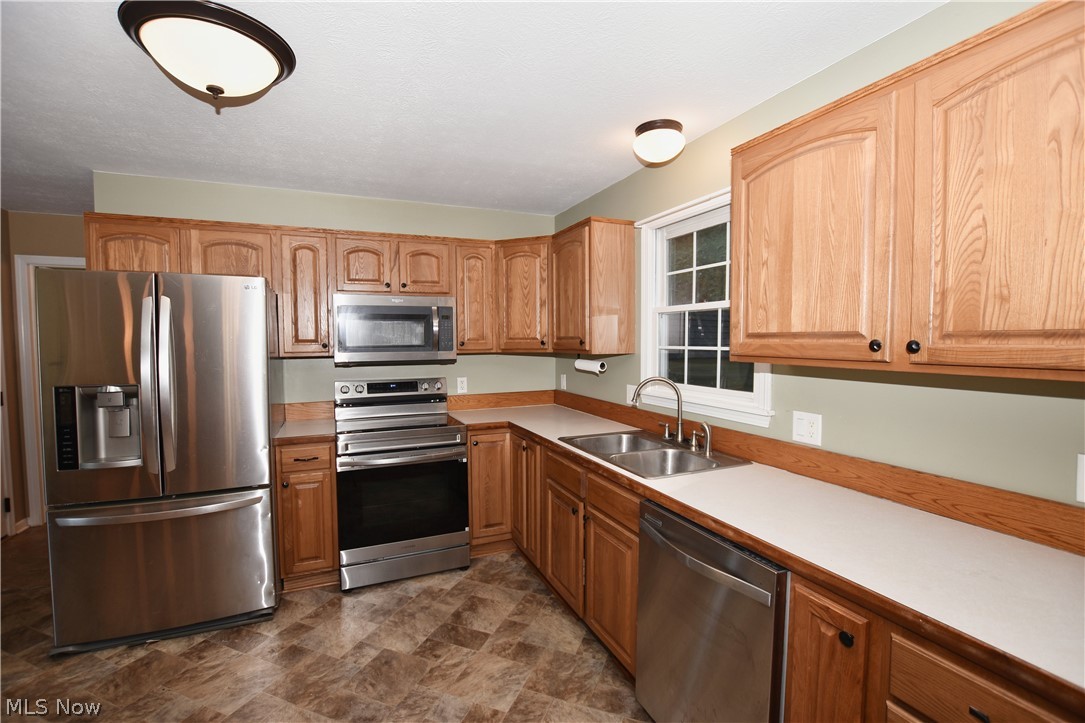 1235 Roosevelt Street SW Sherrodsville OH 44675