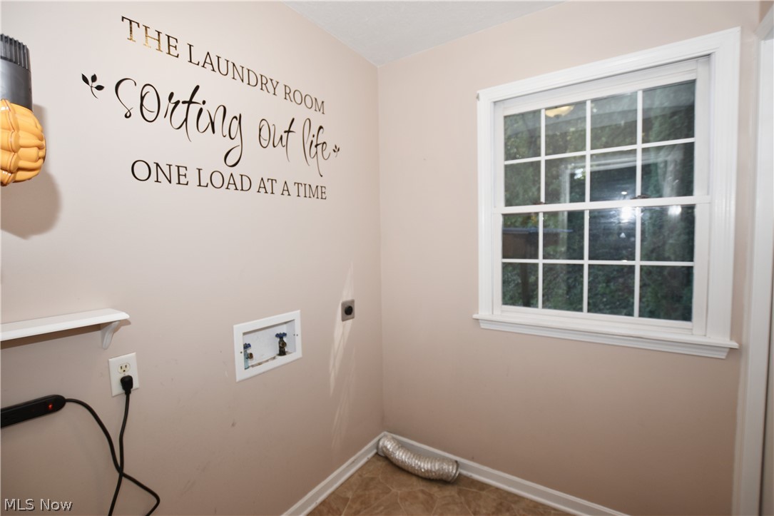 1235 Roosevelt Street SW Sherrodsville OH 44675