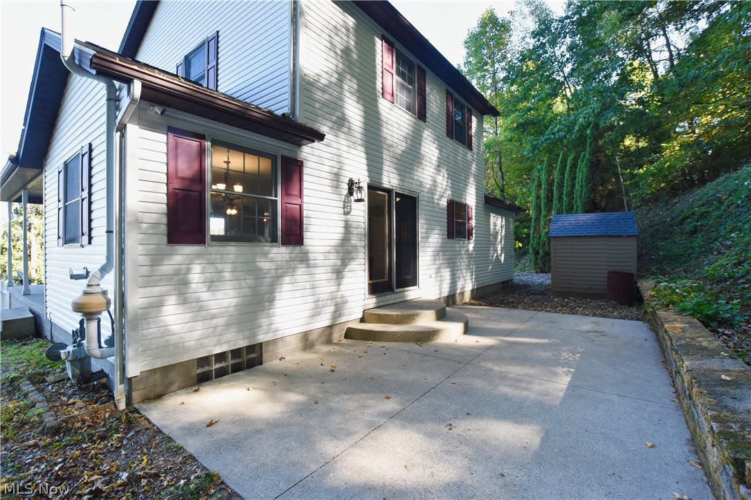 1235 Roosevelt Street SW Sherrodsville OH 44675