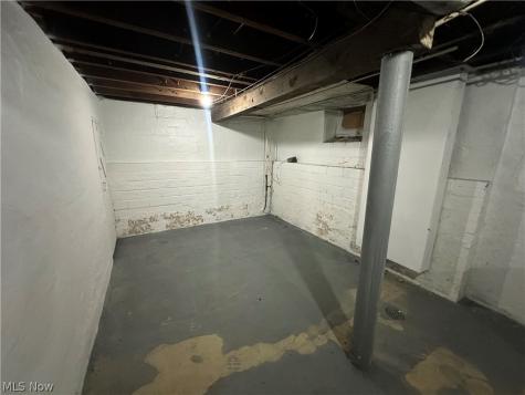 875 E 154th Street Cleveland OH 44110