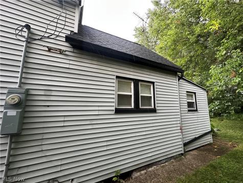 875 E 154th Street Cleveland OH 44110