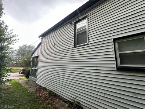 875 E 154th Street Cleveland OH 44110