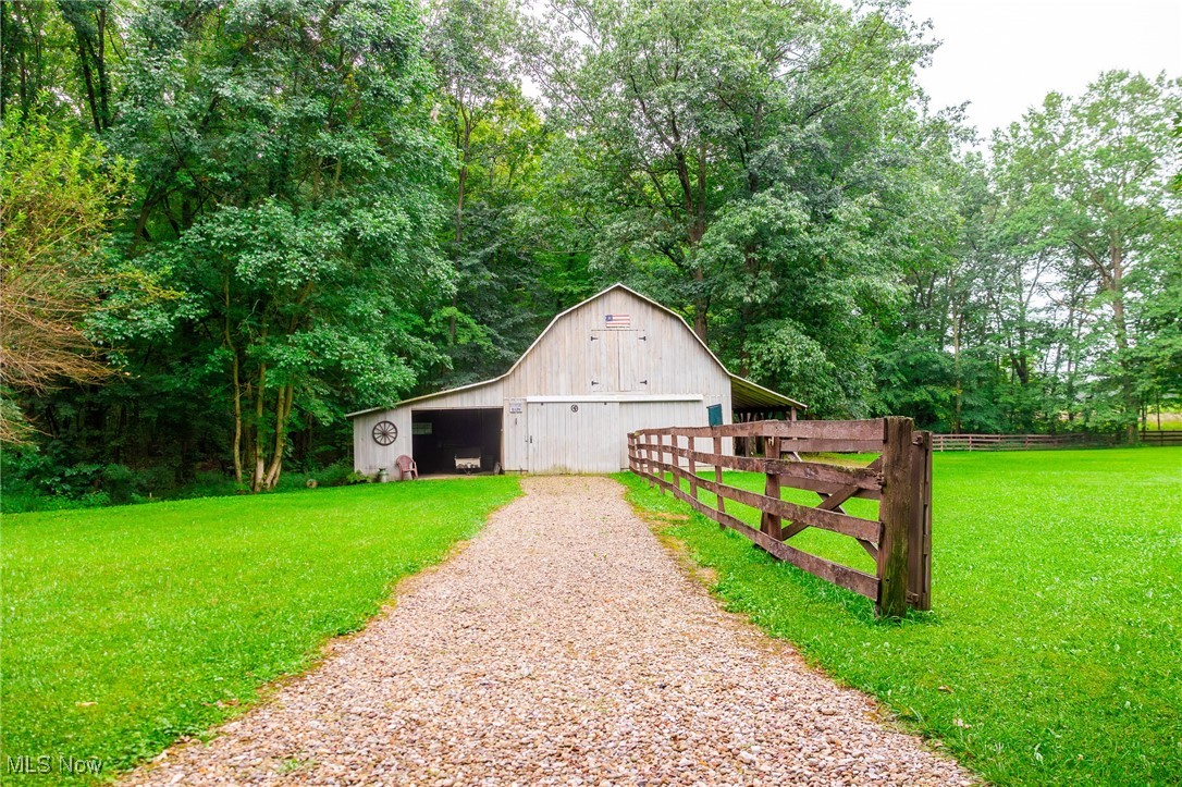 327 Township Road 350 Sullivan OH 44880