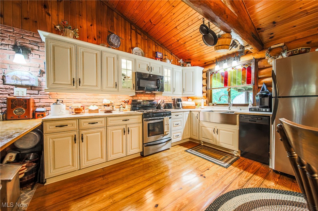 327 Township Road 350 Sullivan OH 44880