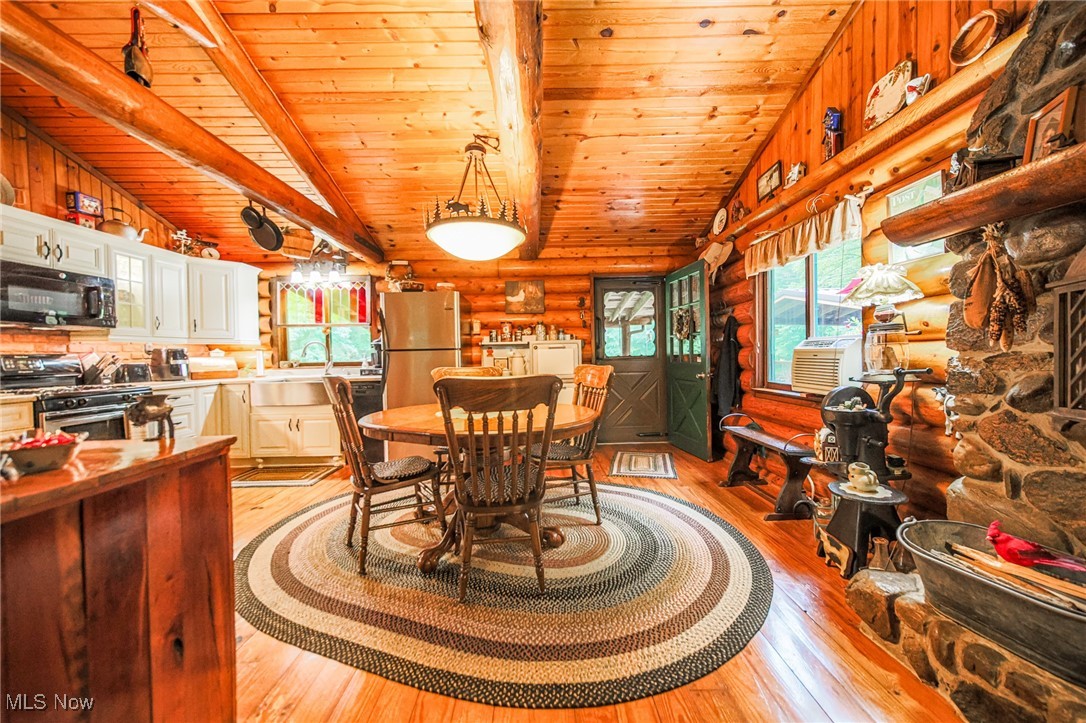 327 Township Road 350 Sullivan OH 44880