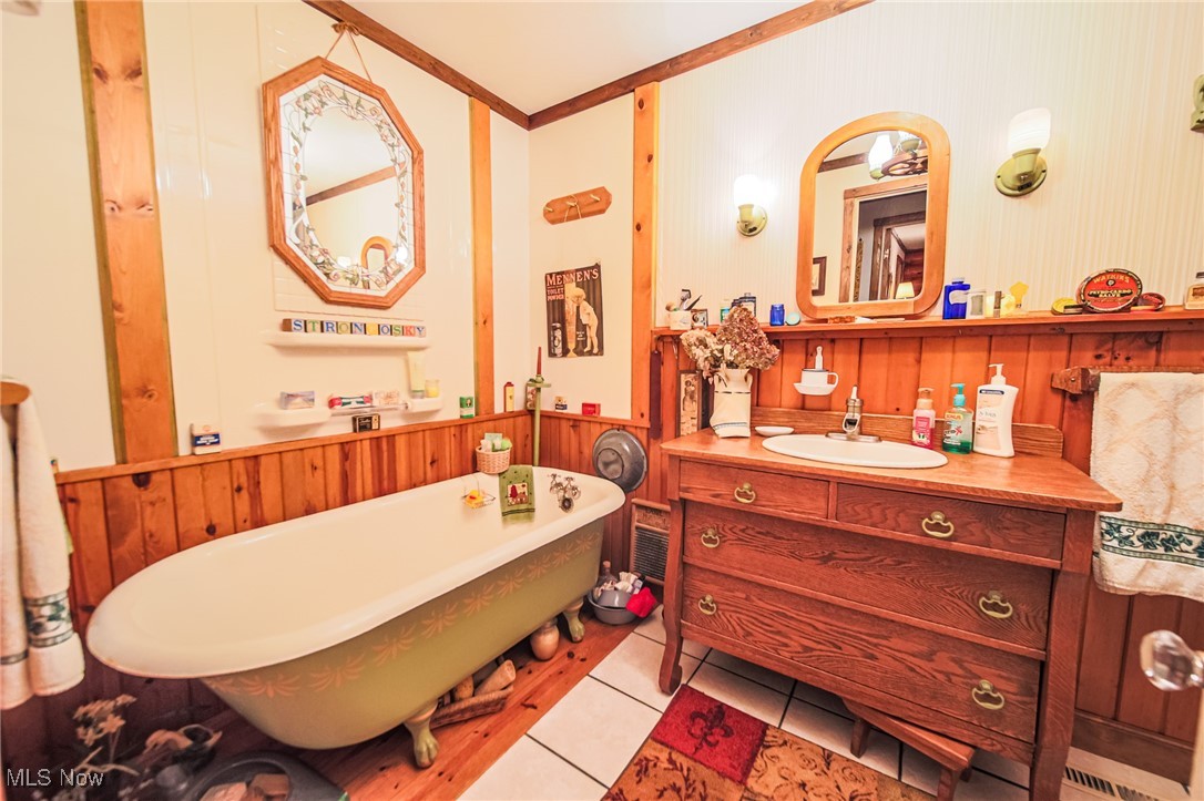 327 Township Road 350 Sullivan OH 44880