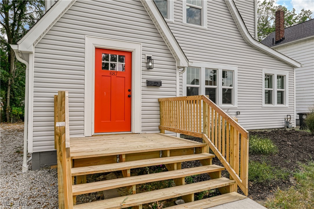 687 Moreley Avenue Akron OH 44320