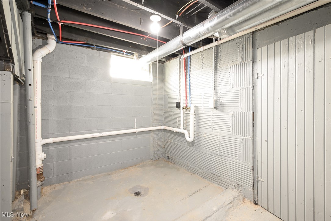 687 Moreley Avenue Akron OH 44320