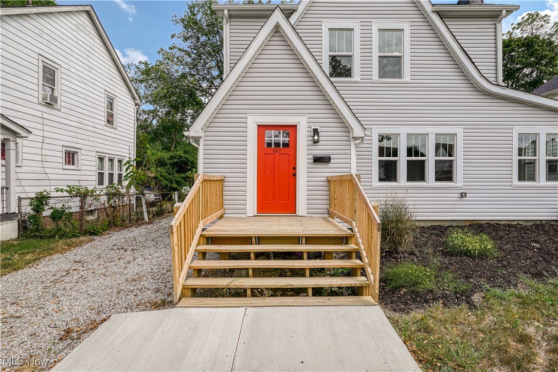 687 Moreley Avenue Akron OH 44320