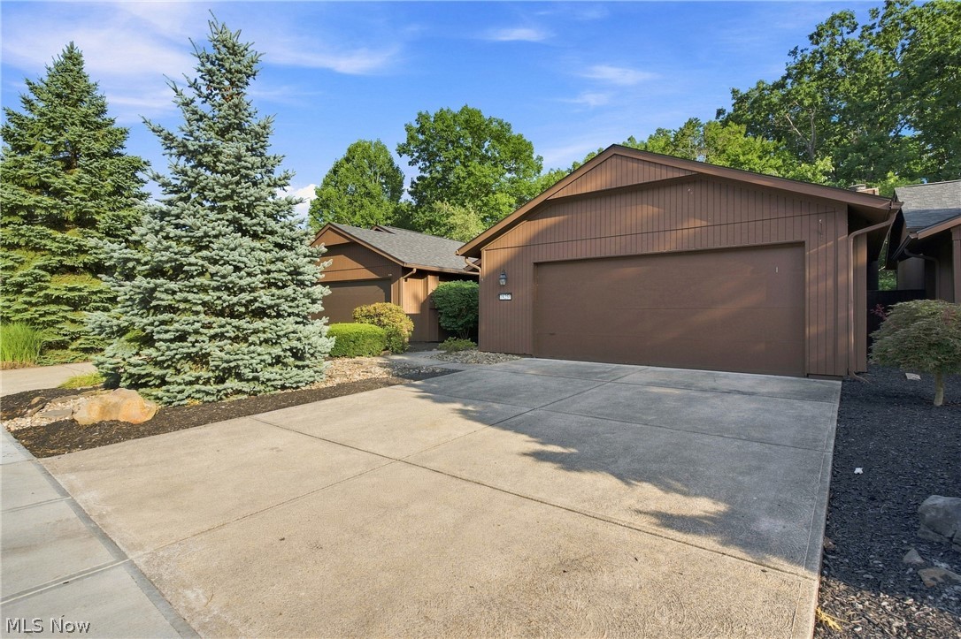 18259 Glencreek Lane Strongsville OH 44136