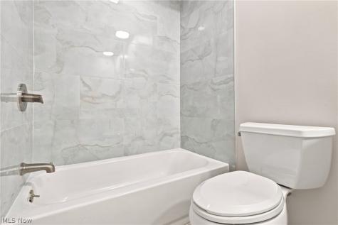 18259 Glencreek Lane Strongsville OH 44136