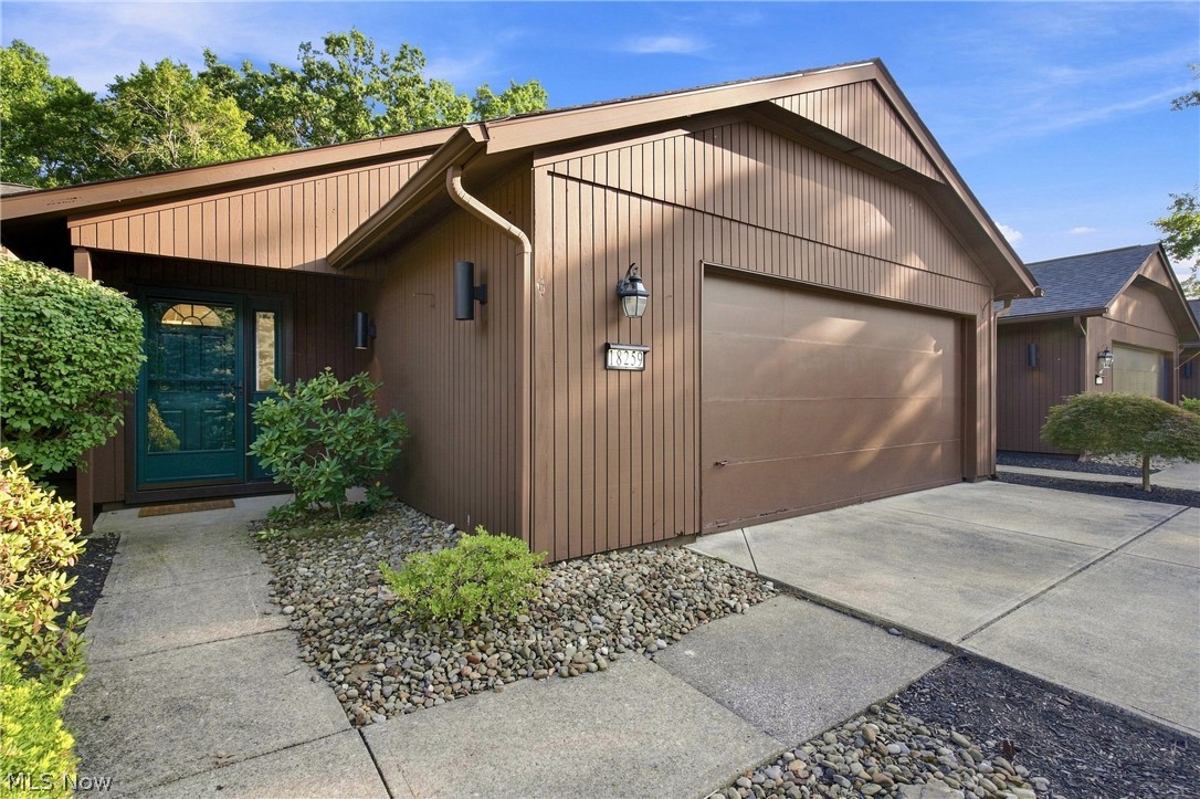18259 Glencreek Lane Strongsville OH 44136