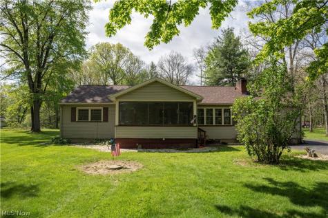 1526 W Park Avenue Niles OH 44446