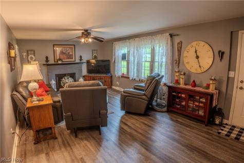 1526 W Park Avenue Niles OH 44446