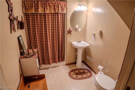1526 W Park Avenue Niles OH 44446