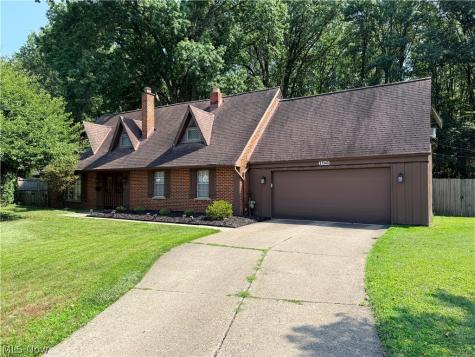 27343 Clinton Drive North Olmsted OH 44070