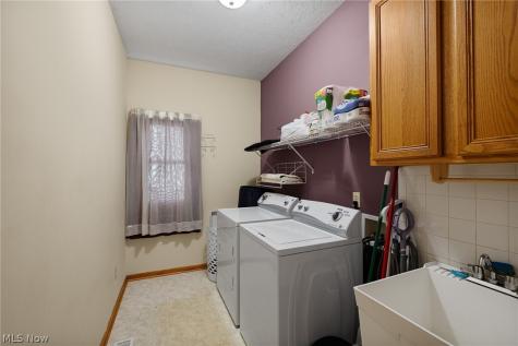 13435 Glenbrook Drive Strongsville OH 44136