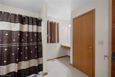 13435 Glenbrook Drive Strongsville OH 44136