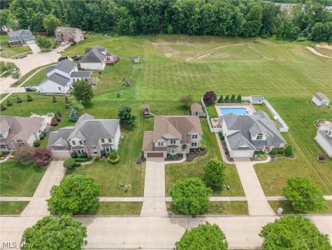 13435 Glenbrook Drive Strongsville OH 44136