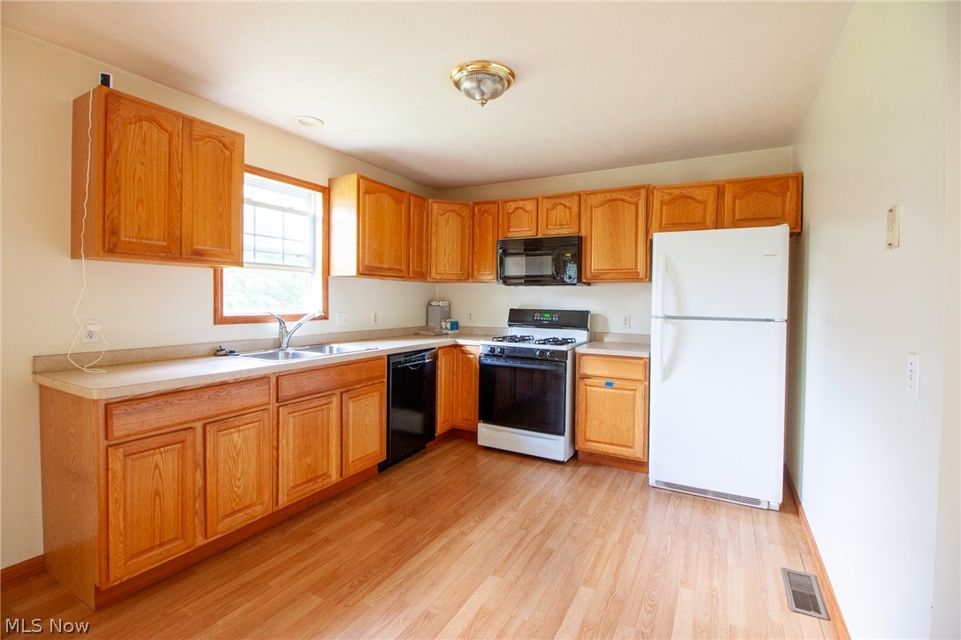380 Clay Street Geneva OH 44041