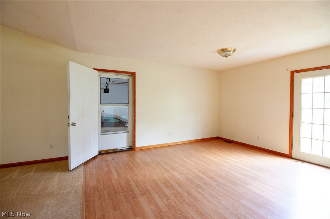 380 Clay Street Geneva OH 44041