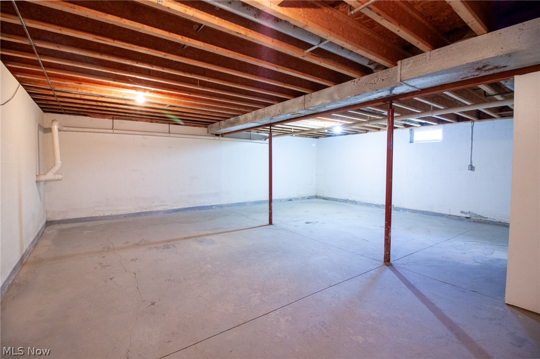 380 Clay Street Geneva OH 44041