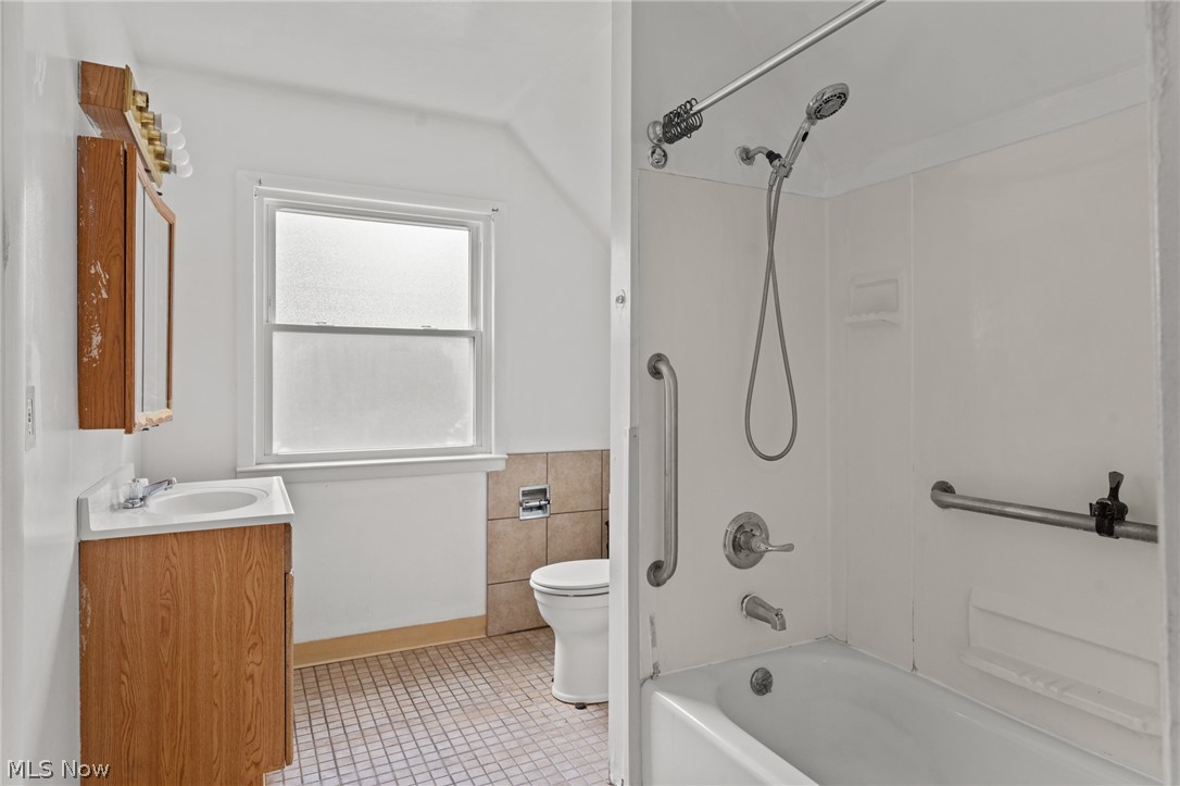205 Center Road Bedford OH 44146
