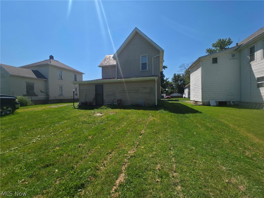 1203 Woodland Street NW Warren OH 44483