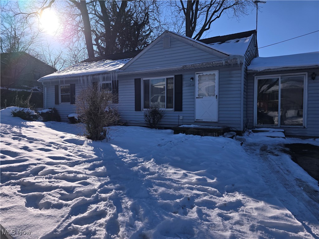 1516 Scenic Way Akron OH 44310