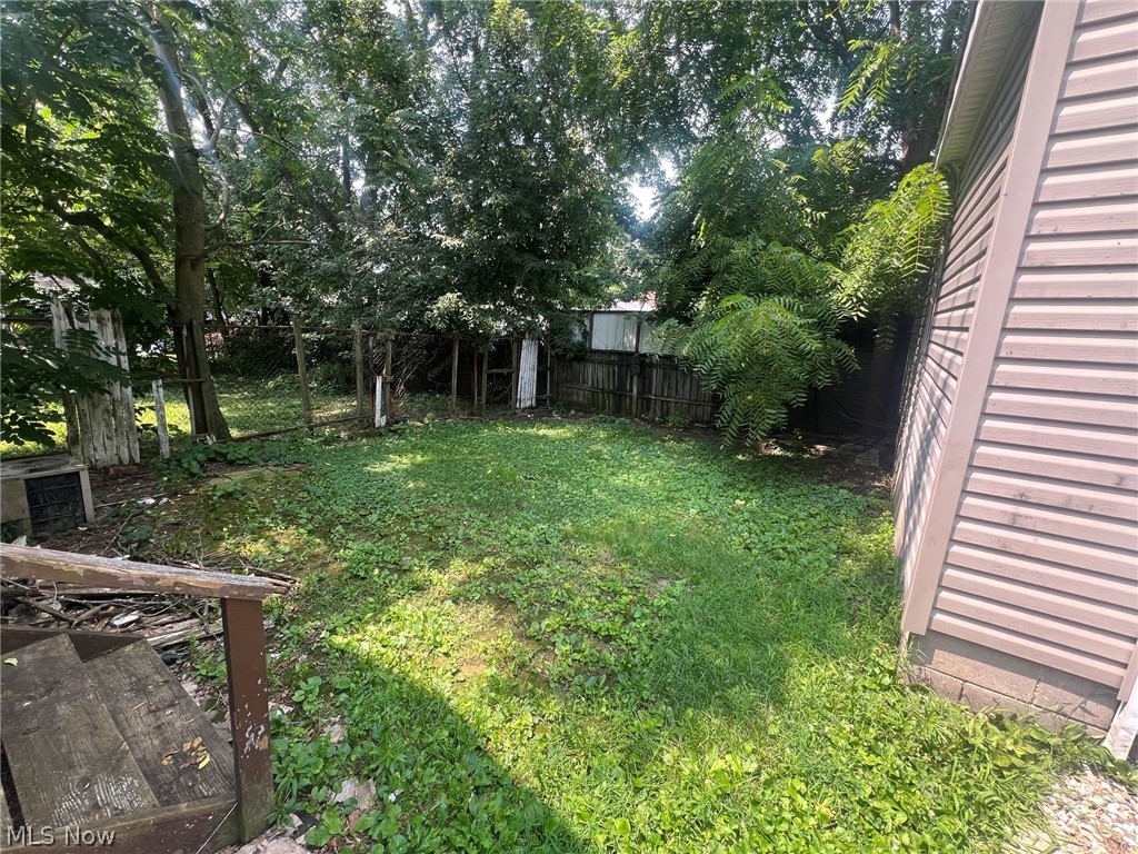 212 Pauline Avenue Akron OH 44312