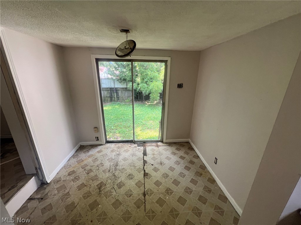 212 Pauline Avenue Akron OH 44312
