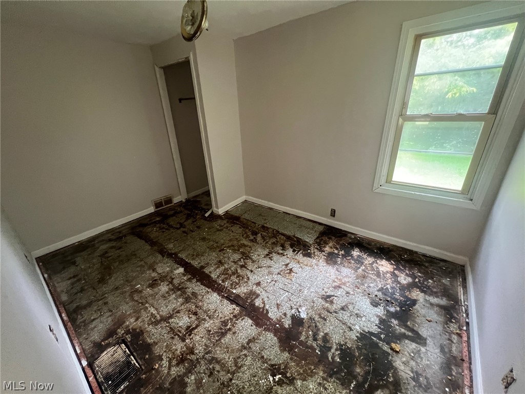 212 Pauline Avenue Akron OH 44312