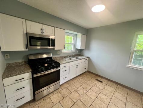 3059 E 73rd Street Cleveland OH 44104