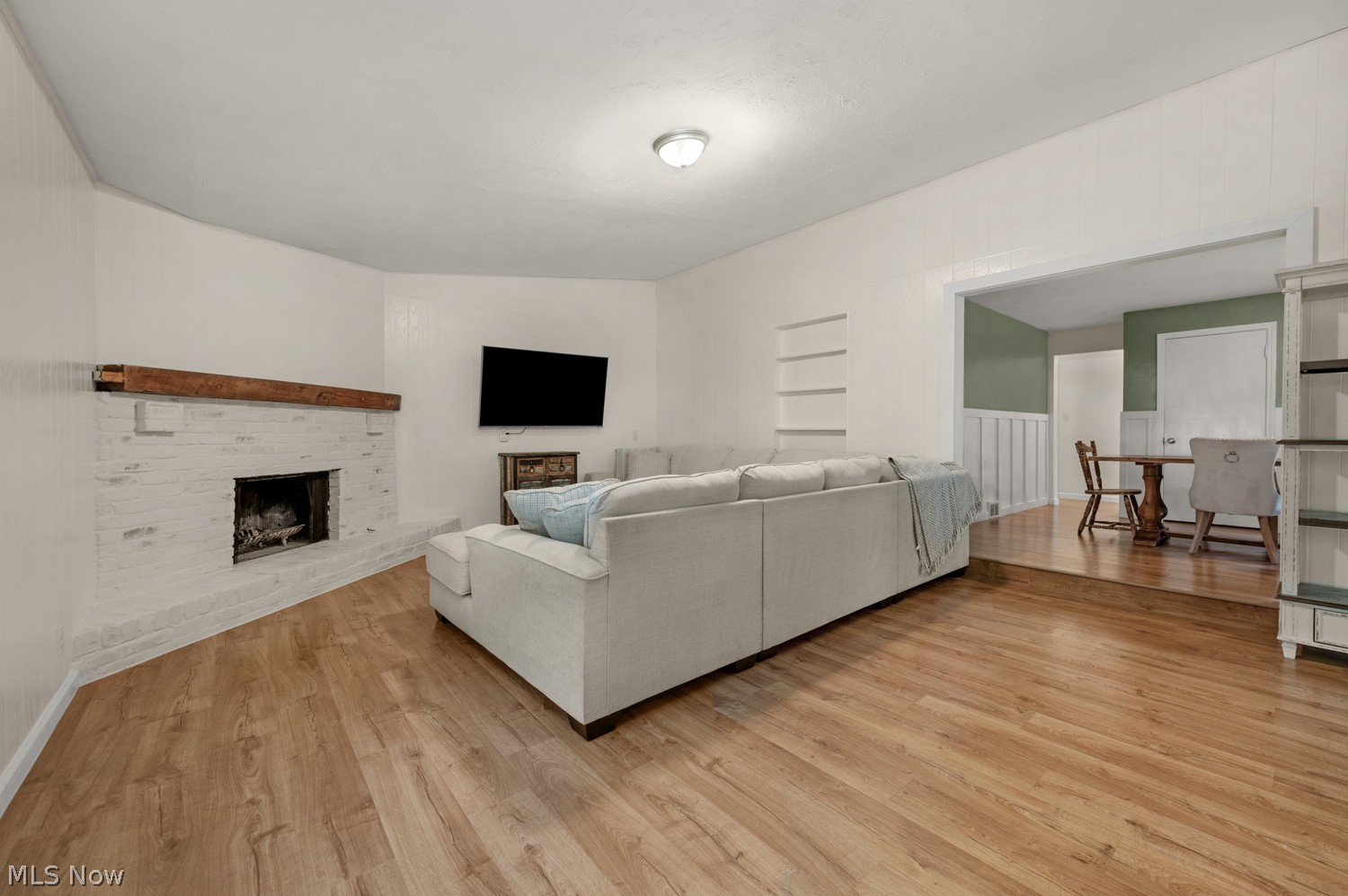 29626 Wolf Road Bay Village OH 44140