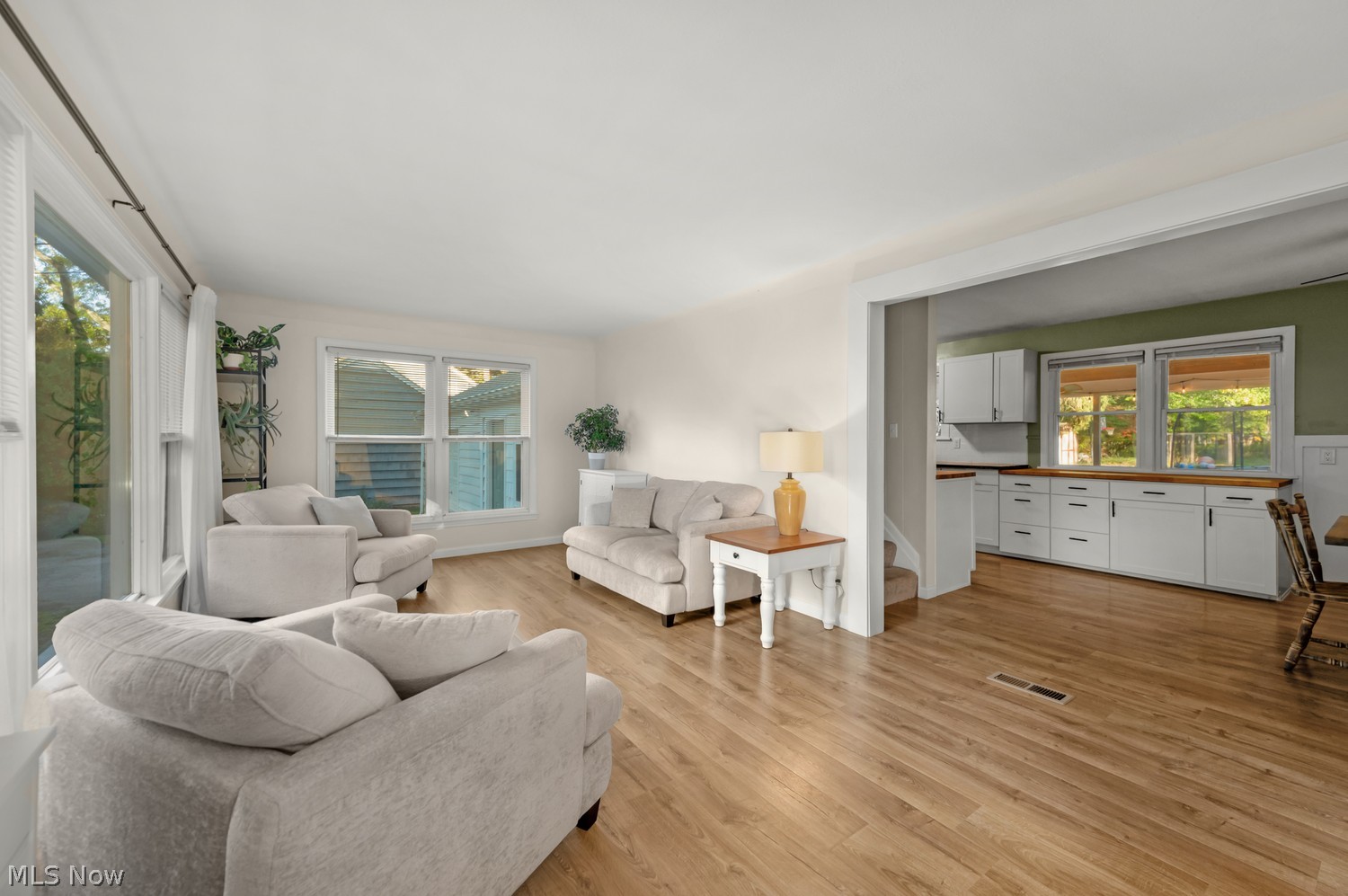 29626 Wolf Road Bay Village OH 44140