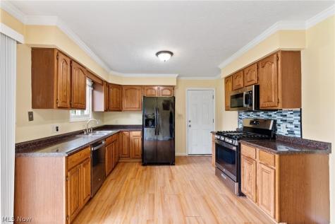 289 Elson Avenue Barberton OH 44203