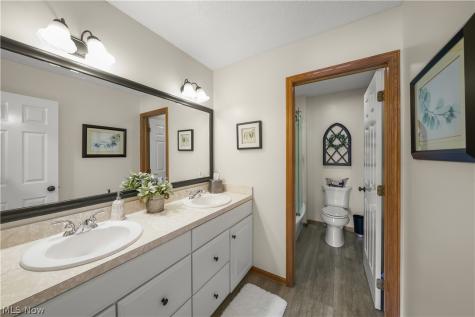 159 Kingston Drive Aurora OH 44202